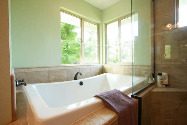 Bathtub Refinishing Louisville KY - Colored Porcelain, Enameled & Acrylic Tubs