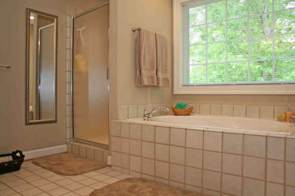 Bathtub Resurfacing Charlotte NC - Colored Porcelain, Enameled & Acrylic Costs